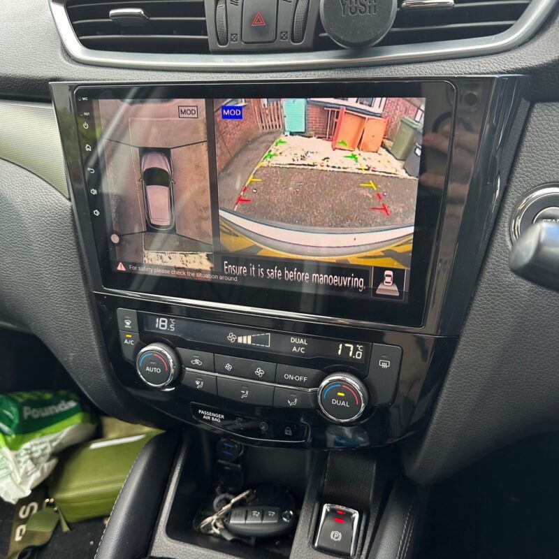 360 Cameras on large touchscreen display in Qashqai